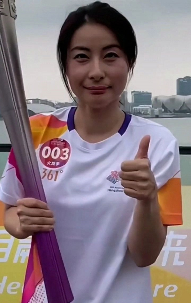 郭晶晶整容前整容后照片(郭晶晶整容前整容后照片高清)